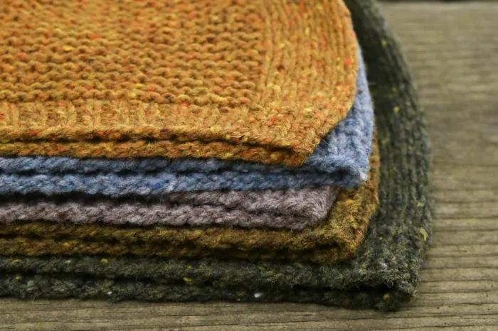 CLASS: BASIC HAT (KNITTING IN THE ROUND) w/Joline V.