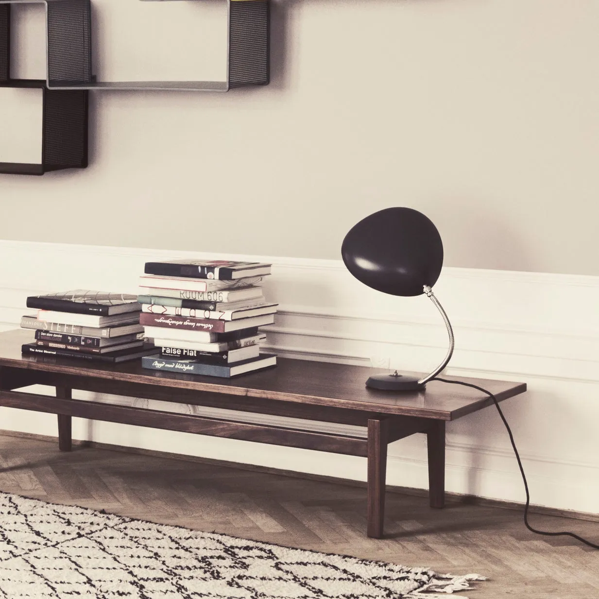 Cobra Table Lamp - Jet Black