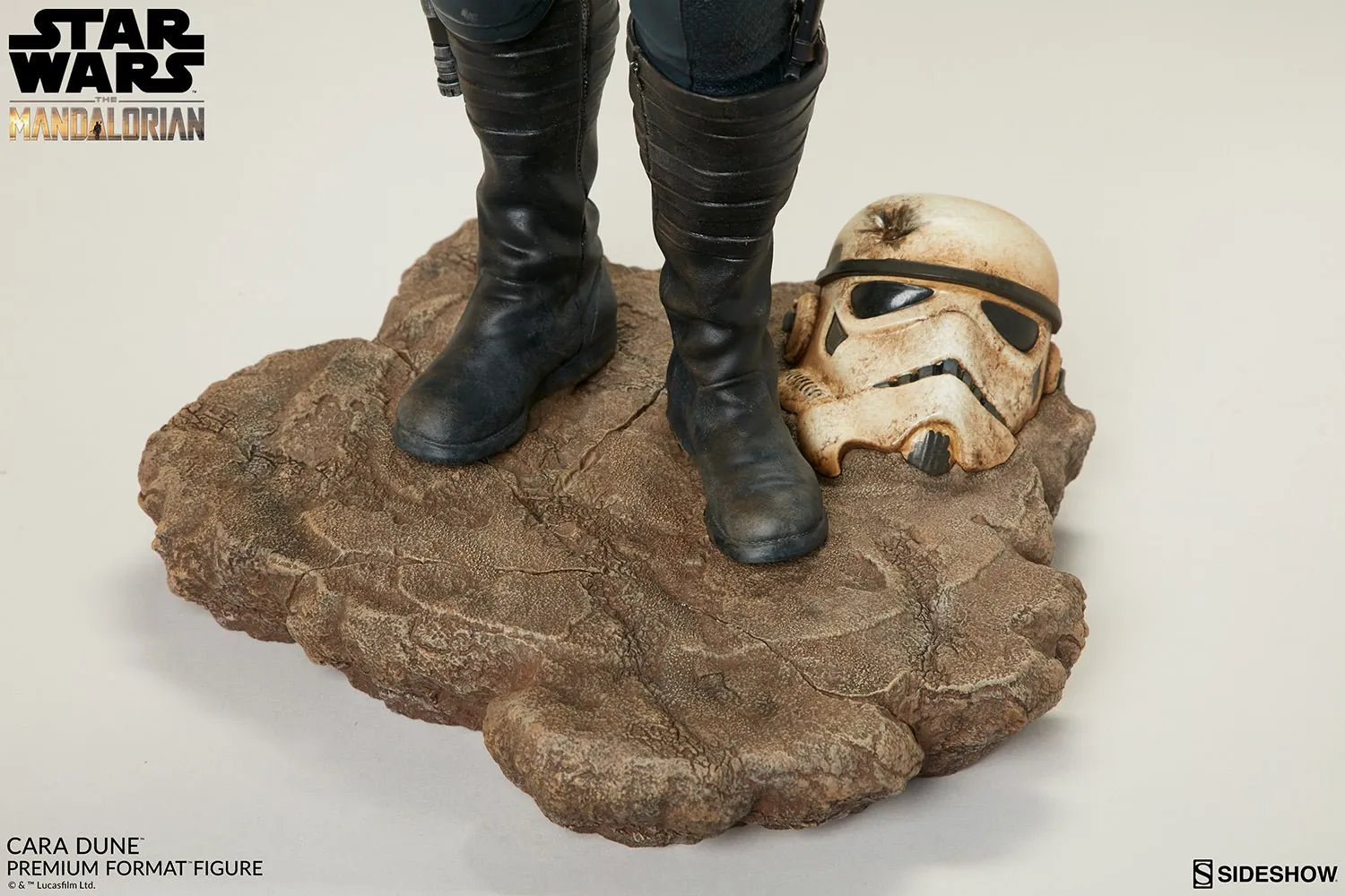 Sideshow Collectibles The Mandalorian Cara Dune Premium Format Figure